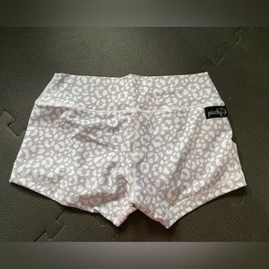Peachy Athletic shorts, M